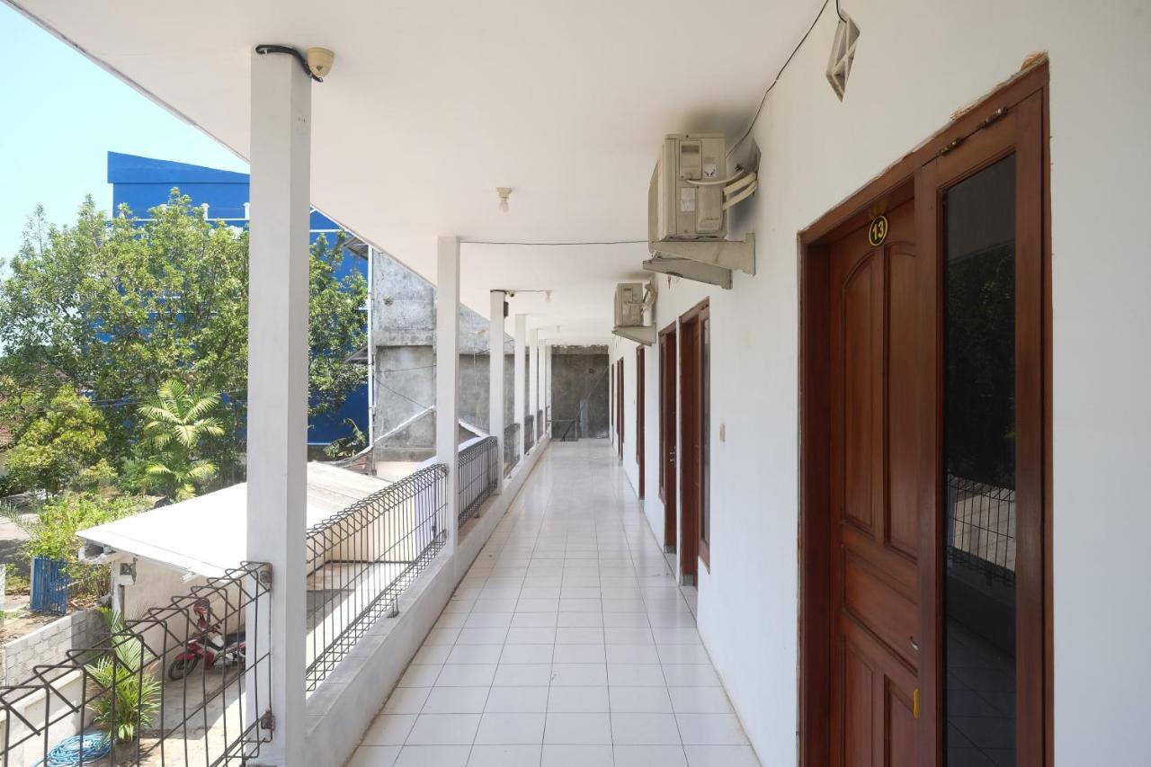 ホテル Reddoorz Near Plaza Ambarrukmo Yogyakarta Maguwo エクステリア 写真