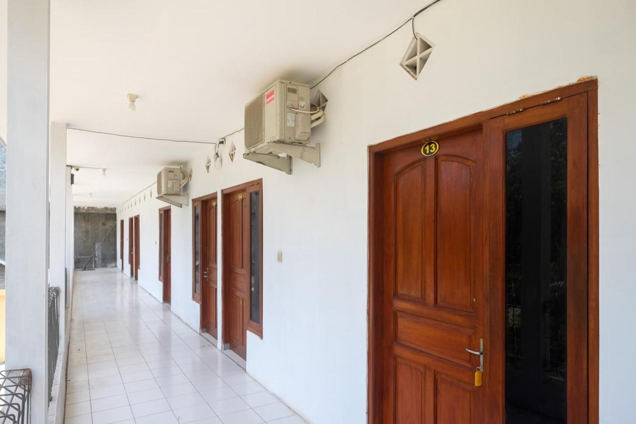 ホテル Reddoorz Near Plaza Ambarrukmo Yogyakarta Maguwo エクステリア 写真